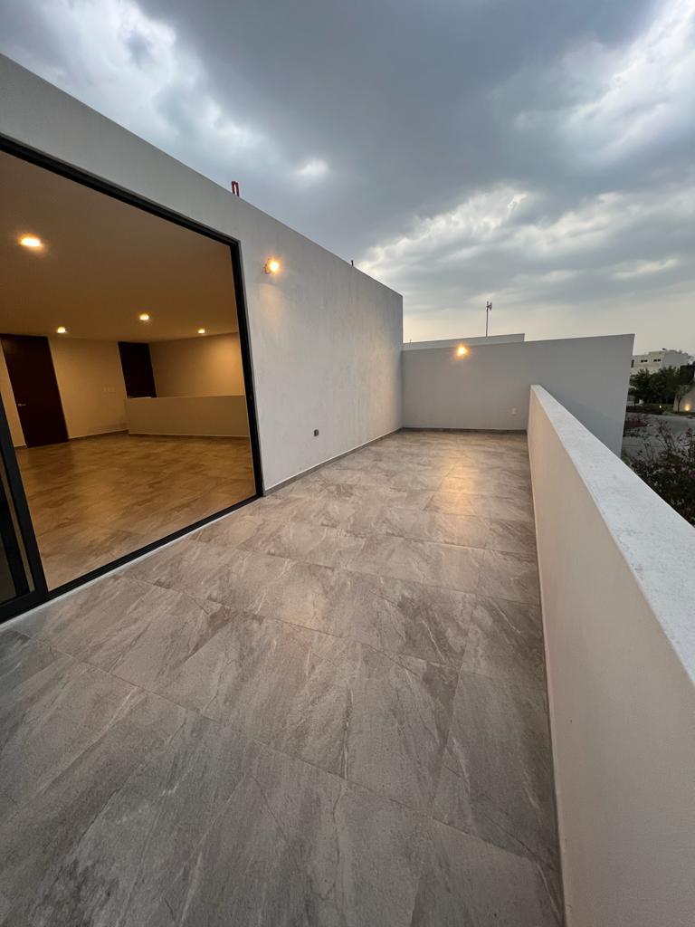 b2d7ee69-565f-4923-8f26-dc0abe592370