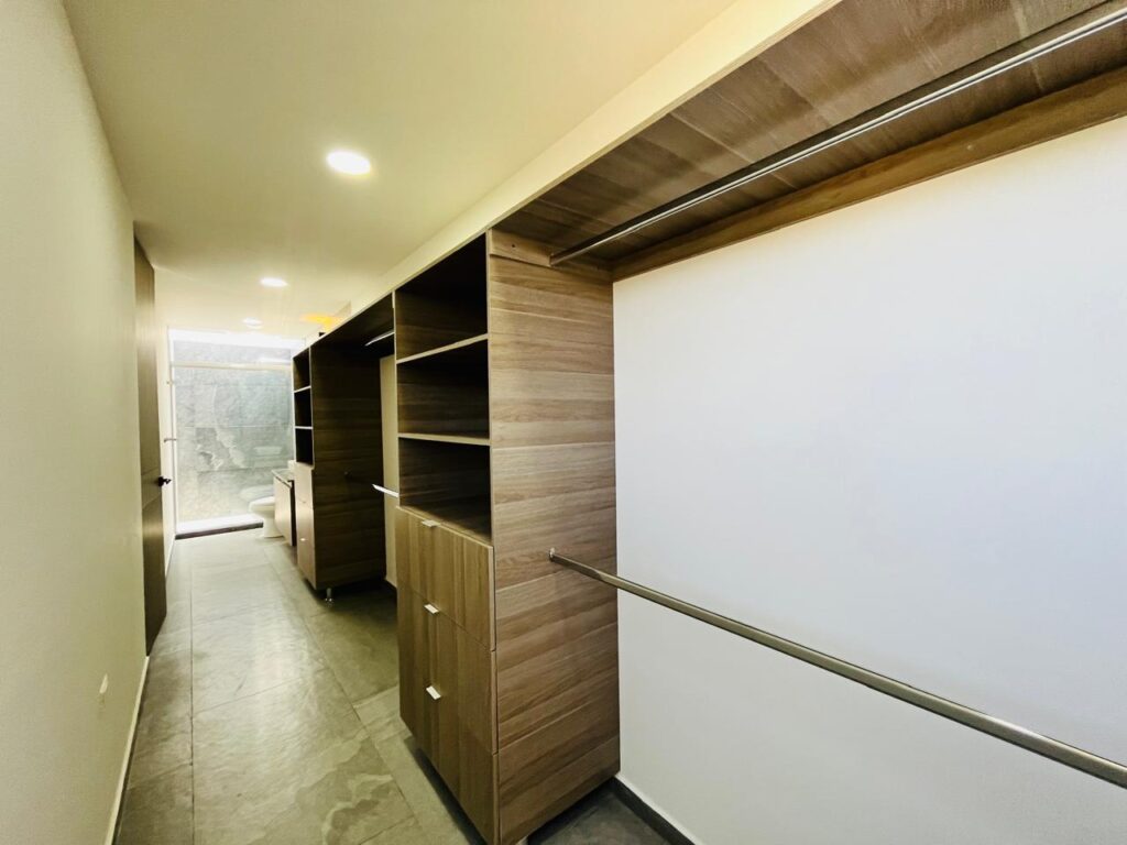 Casa en venta con 3 recámaras y recámara en planta baja Parque Aguascalientes Puebla, Lomas de Angelópolis