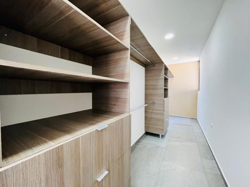 Casa en venta con 3 recámaras y recámara en planta baja Parque Aguascalientes Puebla, Lomas de Angelópolis