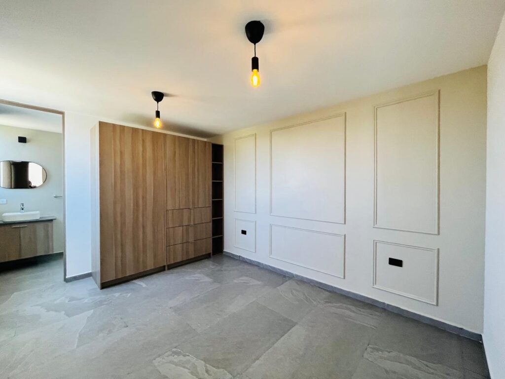 Casa en venta con 3 recámaras y recámara en planta baja Parque Aguascalientes Puebla, Lomas de Angelópolis