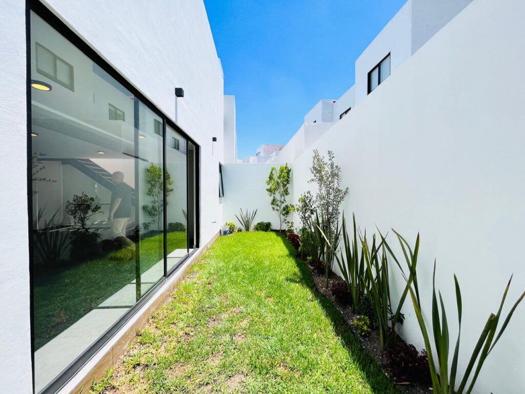 Casa en venta con 3 recámaras y recámara en planta baja Parque Aguascalientes Puebla, Lomas de Angelópolis