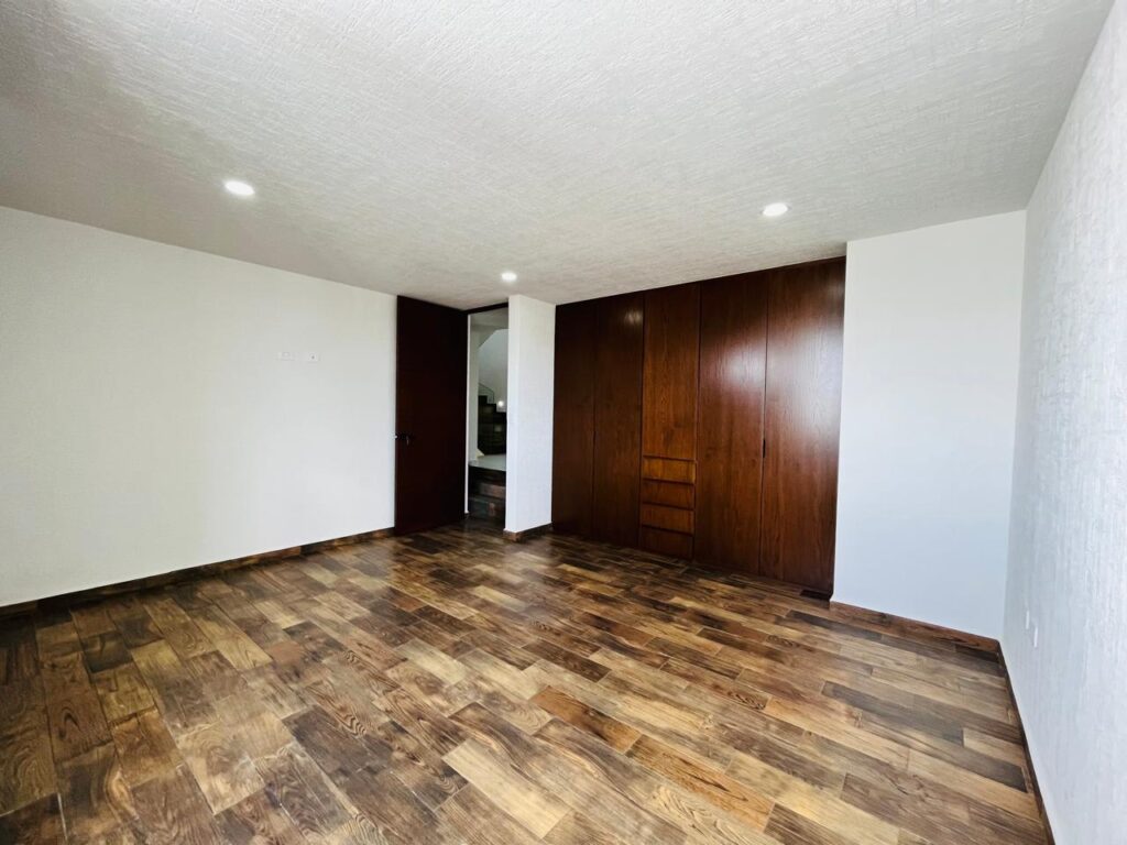 Casa en venta 4 recámaras en esquina Lomas de Angelópolis Puebla