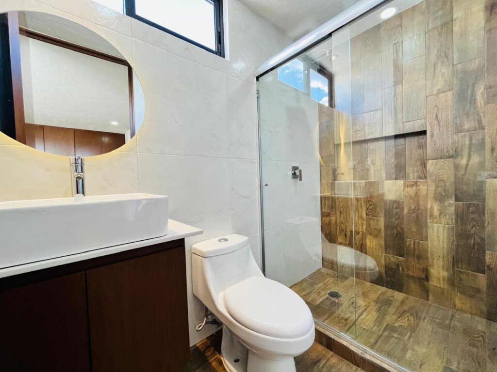 Casa en venta 4 recámaras en esquina Lomas de Angelópolis Puebla