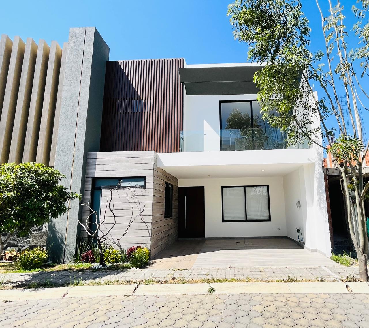 Casa en venta en Parque Oaxaca Lomas de Angelópolis Puebla 4 recámaras