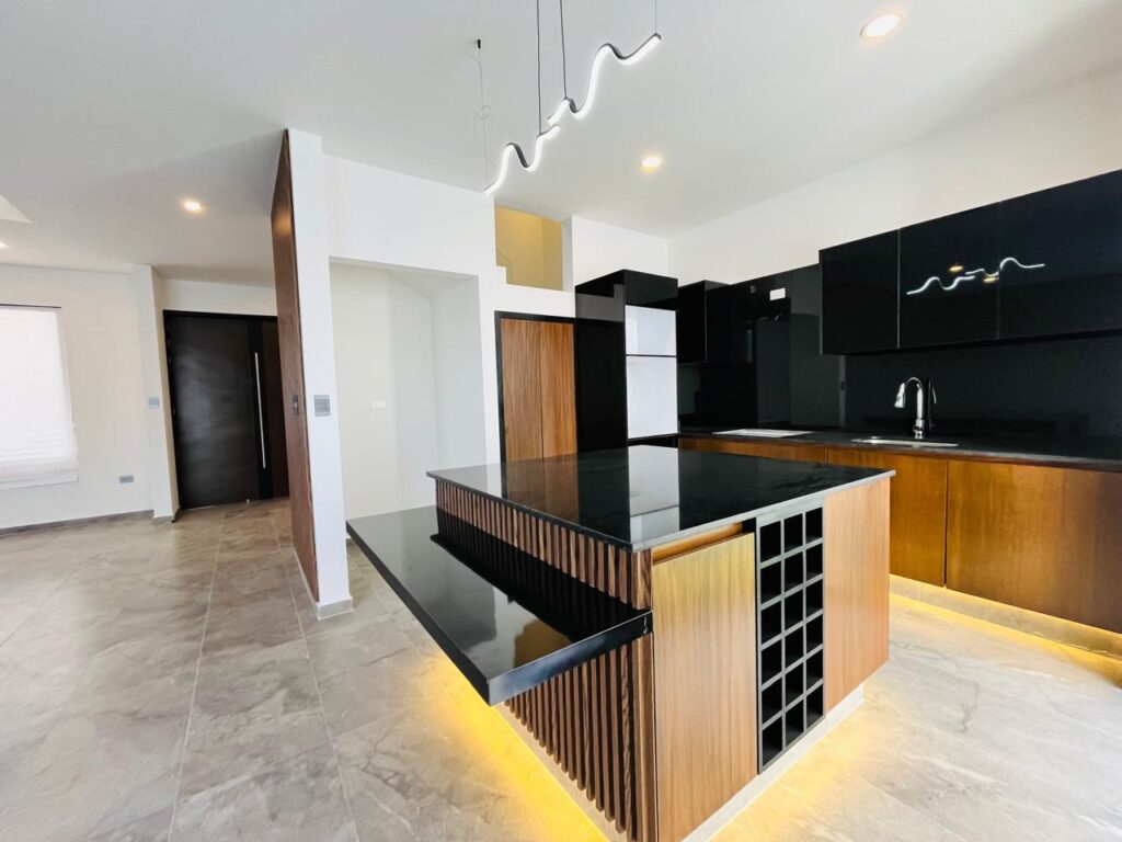 Casa en venta en Parque Oaxaca Lomas de Angelópolis Puebla 4 recámaras