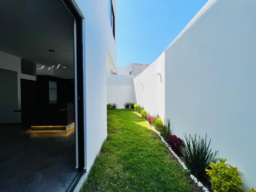 Casa en venta en Parque Oaxaca Lomas de Angelópolis Puebla 4 recámaras
