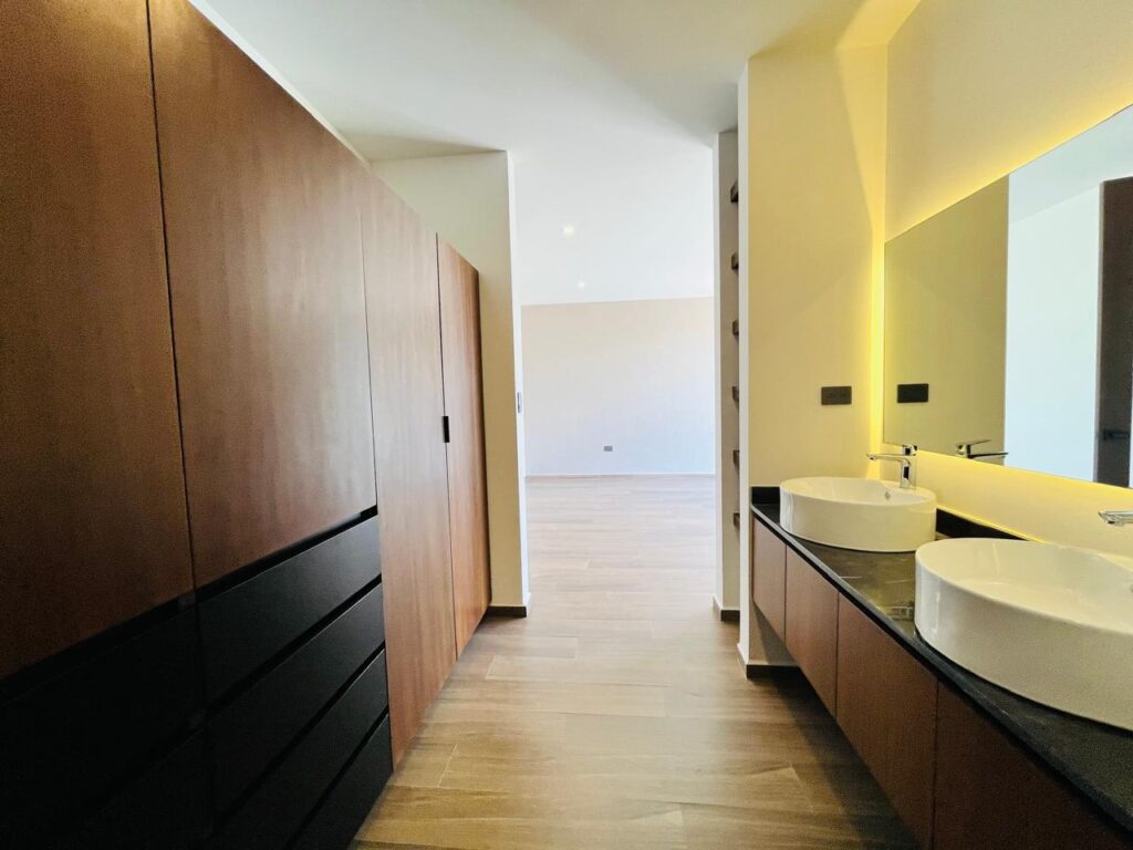 Casa en venta en Parque Oaxaca Lomas de Angelópolis Puebla 4 recámaras