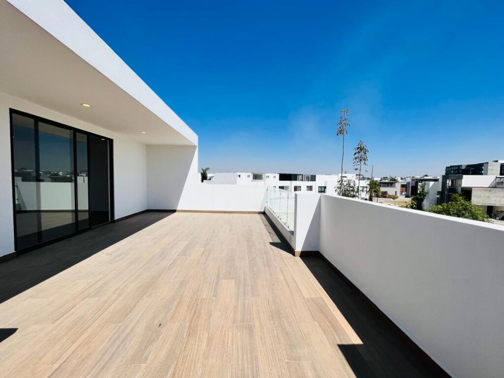 Casa en venta en Parque Oaxaca Lomas de Angelópolis Puebla 4 recámaras