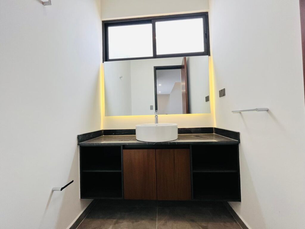 Casa en venta en Parque Oaxaca Lomas de Angelópolis Puebla 4 recámaras