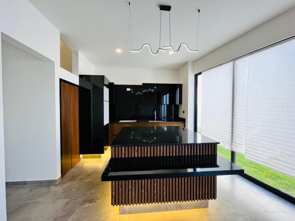 Casa en venta en Parque Oaxaca Lomas de Angelópolis Puebla 4 recámaras