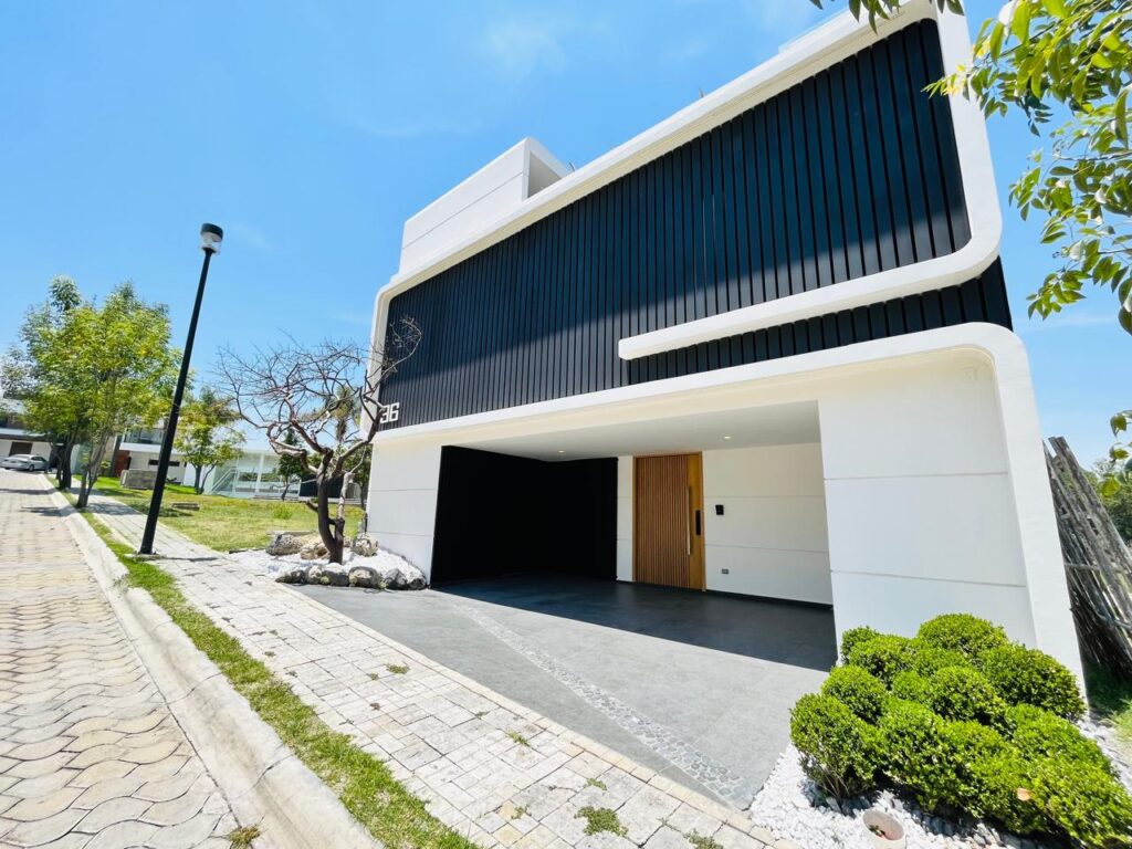Casa en venta Lomas de Angelópolis Puebla 4 recámaras