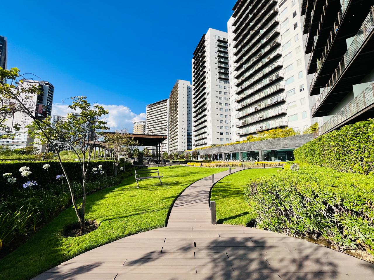 Departamento en venta 3 recamaras y 3 cajones de estacionamiento High Towers Lomas de Angelopolis Puebla