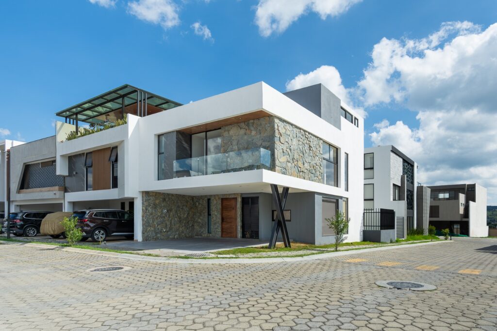 Fachada de Casa en Esquina en Venta Frente Area Verde| Parque Sinaloa|Lomas de Angelopolis 3. Ocoyucan. puebla