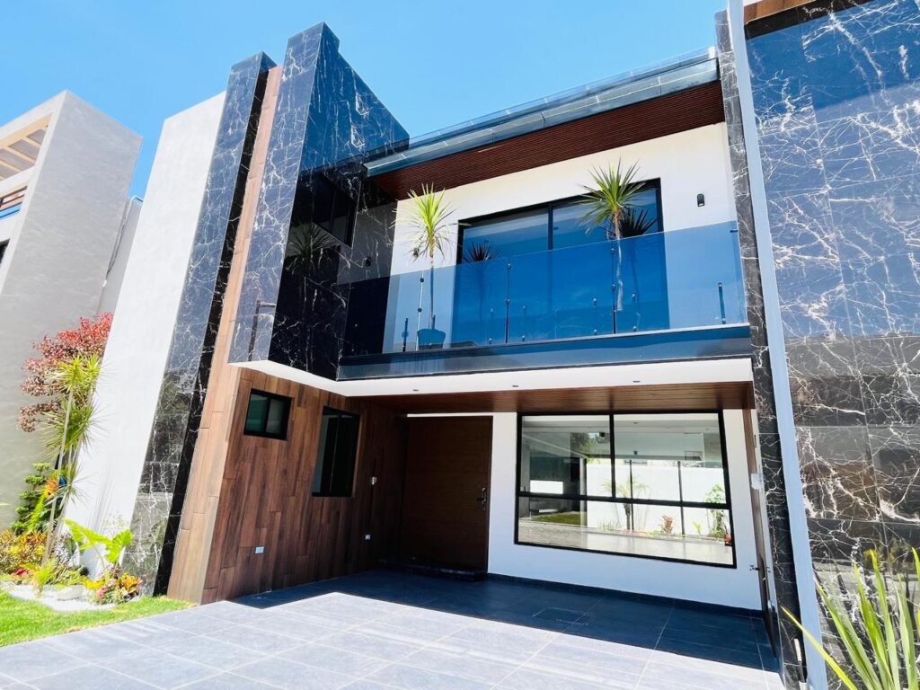 Casa en venta 5 recámaras, Parque Sonora, Lomas de Angelópolis Puebla